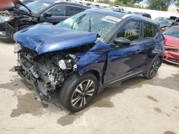  Salvage Nissan Kicks