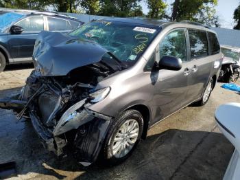  Salvage Toyota Sienna