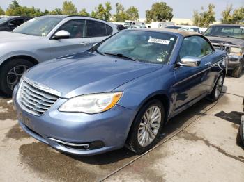  Salvage Chrysler 200