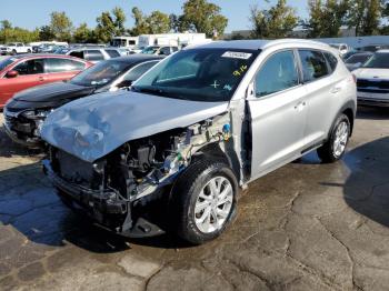  Salvage Hyundai TUCSON