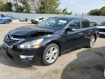  Salvage Nissan Altima