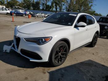  Salvage Alfa Romeo Stelvio