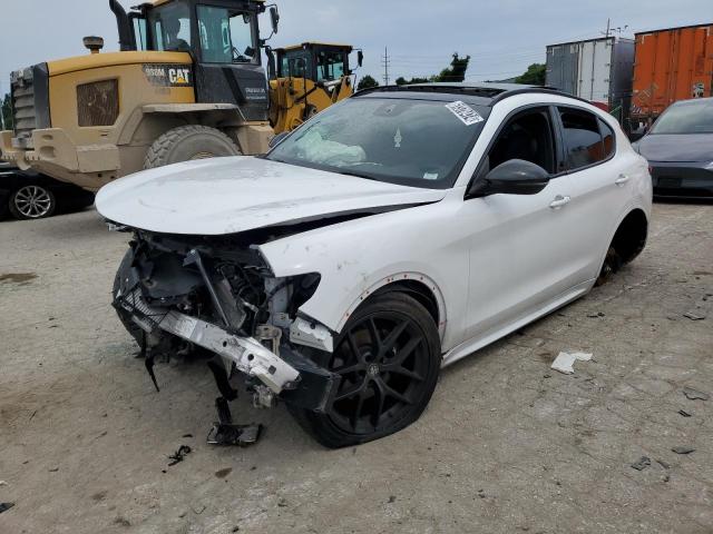  Salvage Alfa Romeo Stelvio