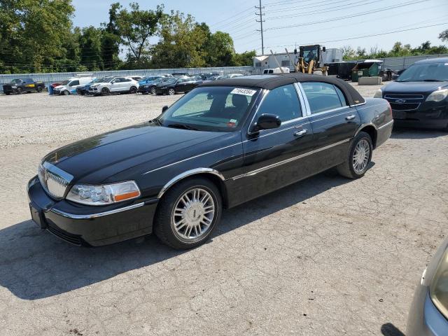  Salvage Lincoln Towncar