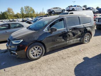  Salvage Chrysler Pacifica