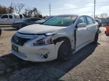  Salvage Nissan Altima