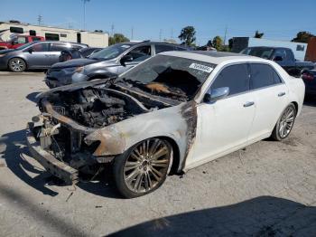  Salvage Chrysler 300