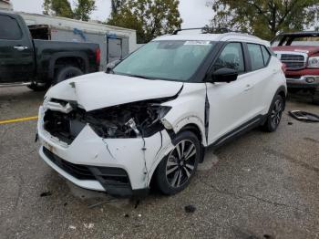  Salvage Nissan Kicks