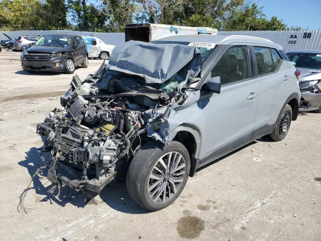  Salvage Nissan Kicks