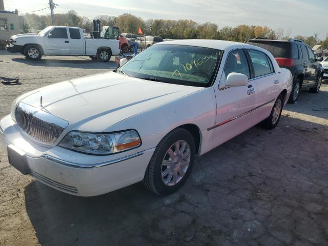  Salvage Lincoln Towncar