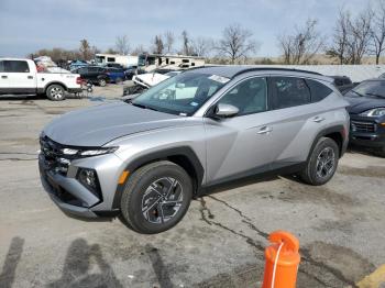  Salvage Hyundai TUCSON