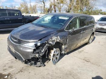  Salvage Chrysler Pacifica