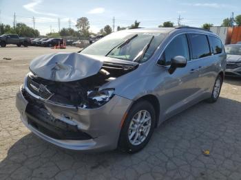  Salvage Chrysler Minivan