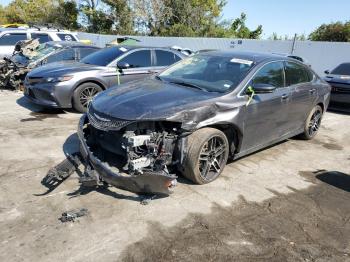  Salvage Chrysler 200