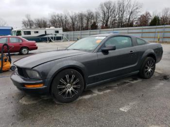  Salvage Ford Mustang