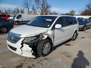  Salvage Volkswagen Routan