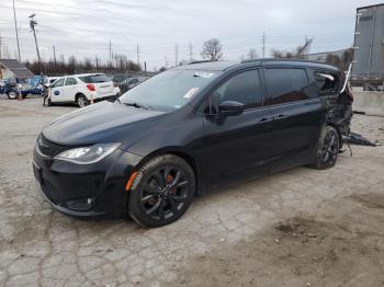  Salvage Chrysler Pacifica