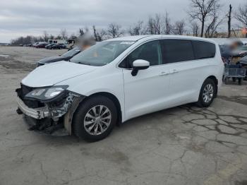  Salvage Chrysler Pacifica