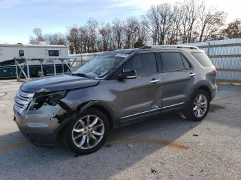  Salvage Ford Explorer