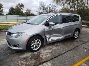  Salvage Chrysler Pacifica