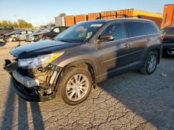  Salvage Toyota Highlander