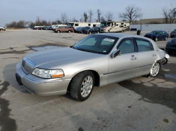  Salvage Lincoln Towncar