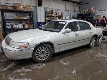  Salvage Lincoln Towncar