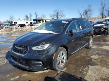  Salvage Chrysler Pacifica