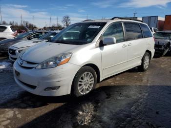  Salvage Toyota Sienna