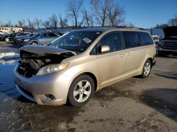  Salvage Toyota Sienna