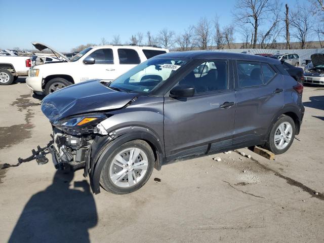  Salvage Nissan Kicks