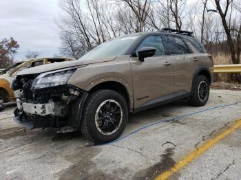  Salvage Nissan Pathfinder