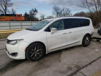  Salvage Chrysler Pacifica