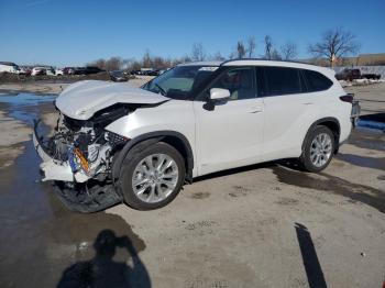  Salvage Toyota Highlander