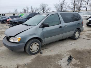  Salvage Toyota Sienna