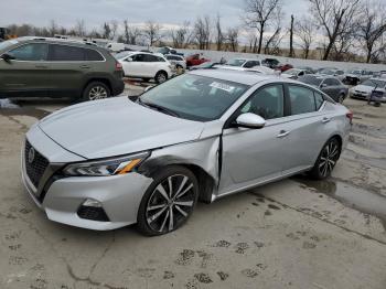  Salvage Nissan Altima