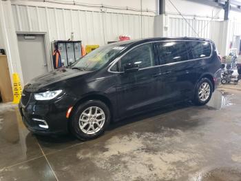  Salvage Chrysler Pacifica