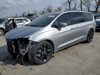  Salvage Chrysler Pacifica