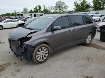  Salvage Toyota Sienna