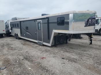  Salvage Lare Trailer