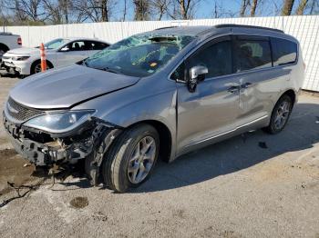  Salvage Chrysler Pacifica