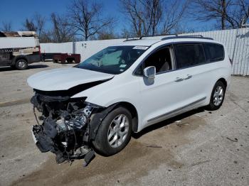  Salvage Chrysler Pacifica