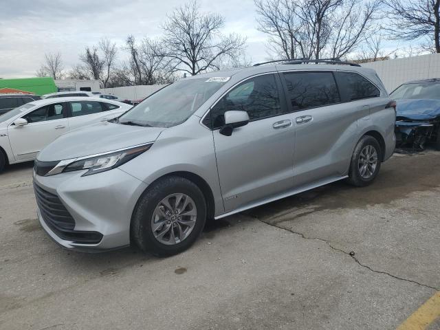  Salvage Toyota Sienna