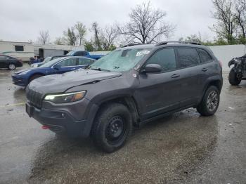  Salvage Jeep Cherokee