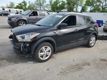  Salvage Nissan Kicks