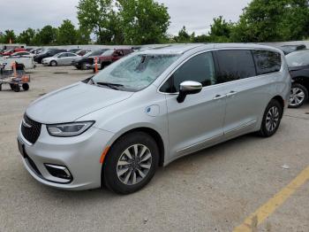 Salvage Chrysler Pacifica