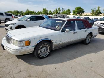  Salvage Lincoln Towncar