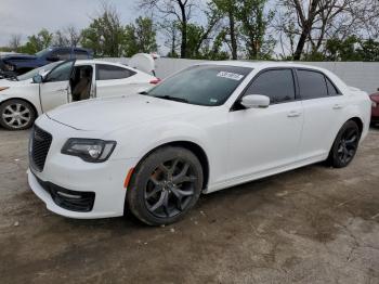  Salvage Chrysler 300