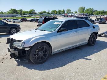  Salvage Chrysler 300