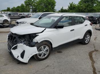  Salvage Nissan Kicks